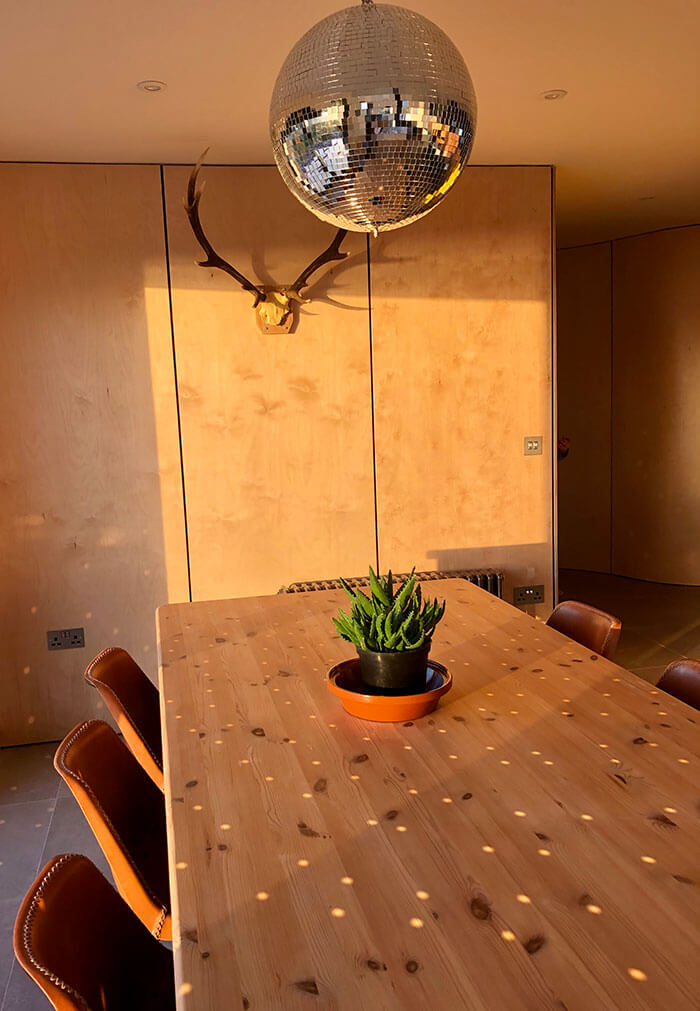 Dining table with glitter ball sparkles